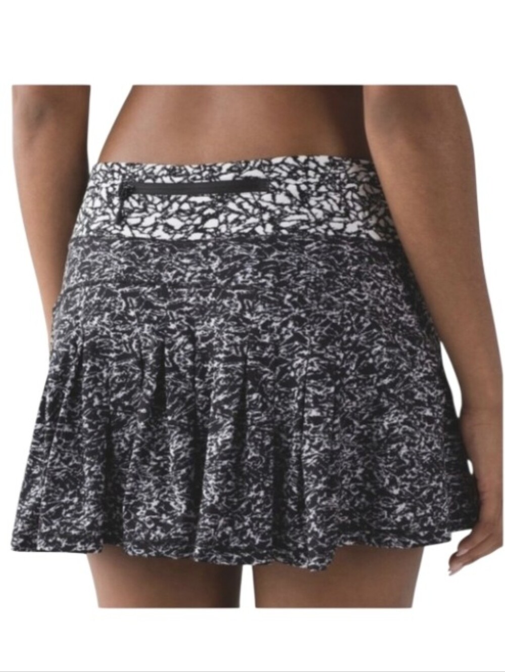 lululemon athletica Circuit Breaker Skirt 6 Black & White Printed Skort